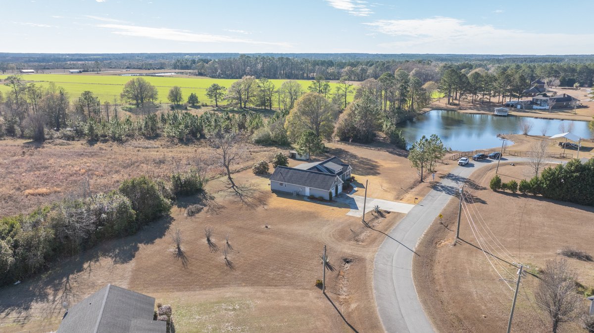 Image for Charming Burnside Estates Home - 1,888 SF, Screened-In Porch, Vaulted Ceilings, & More