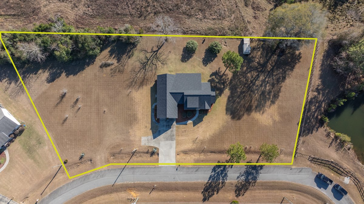 Image for Charming Burnside Estates Home - 1,888 SF, Screened-In Porch, Vaulted Ceilings, & More