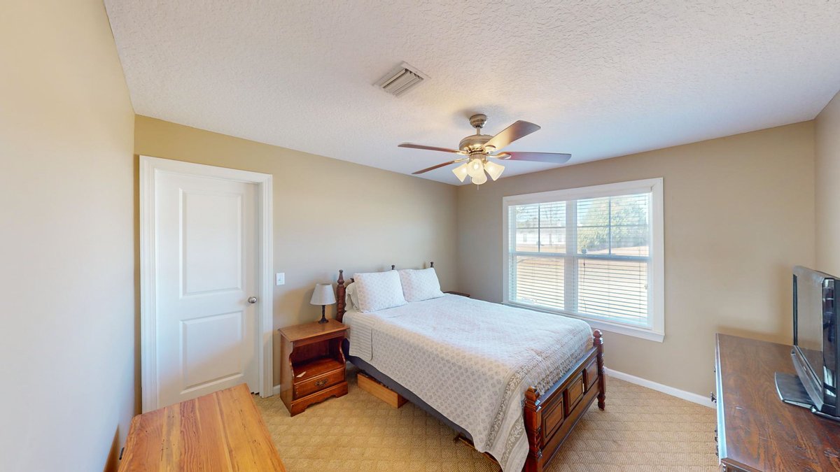 Image for Charming Burnside Estates Home - 1,888 SF, Screened-In Porch, Vaulted Ceilings, & More