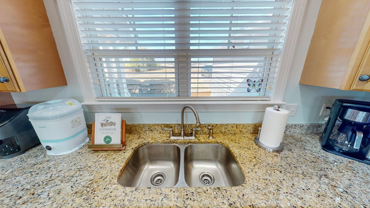 Image for Charming Burnside Estates Home - 1,888 SF, Screened-In Porch, Vaulted Ceilings, & More
