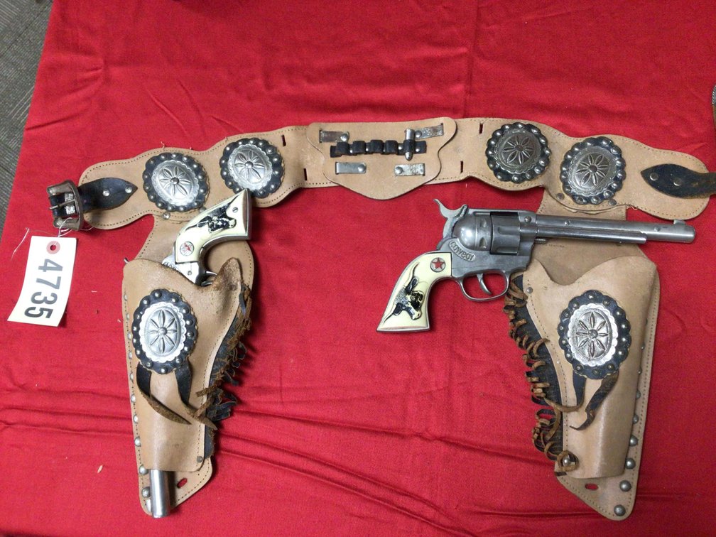 Image for Large Firearms and Memorabilia Auction