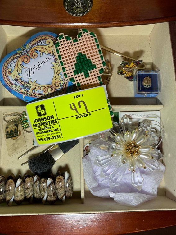 Image for Complete contents of a home in Erwin selling in an online absolute auction!
