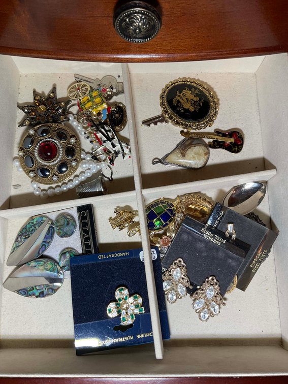 Image for Complete contents of a home in Erwin selling in an online absolute auction!