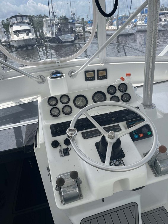 Image for Mid 90s Luhrs 29 Open Sportfisher