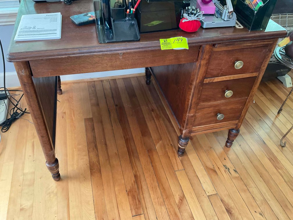 Image for Living Estate Auction for all contents of a Brick Ranch Home! (Name withheld at owners request)