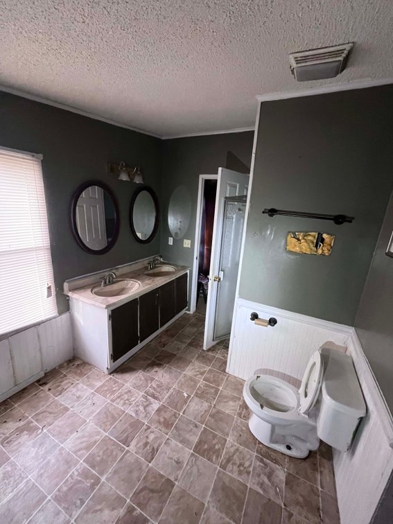 Image for Over 7 acres with a Manufactured Home Selling at Public Auction in Harnett County on 1530 Clark Road, Lillington, NC.