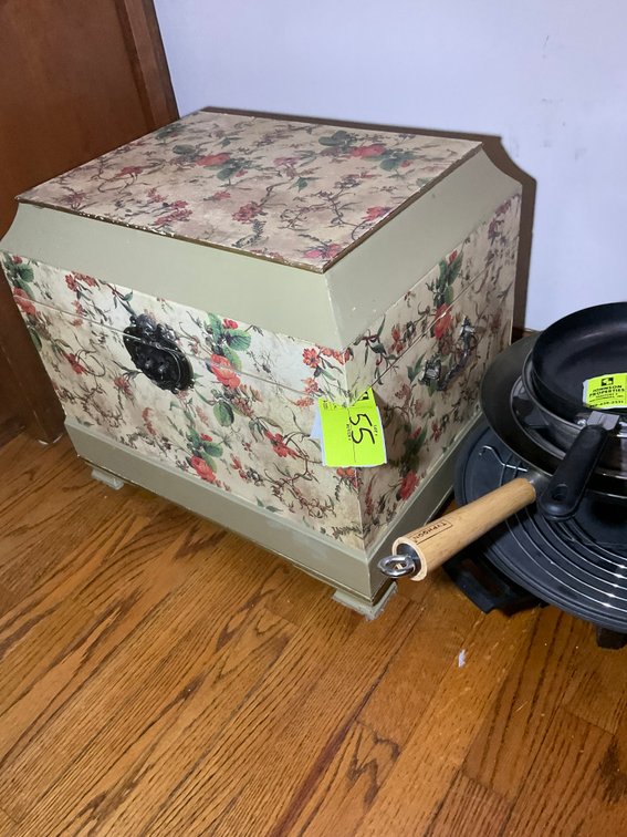 Image for Online Only Personal Property Auction in Broadway!