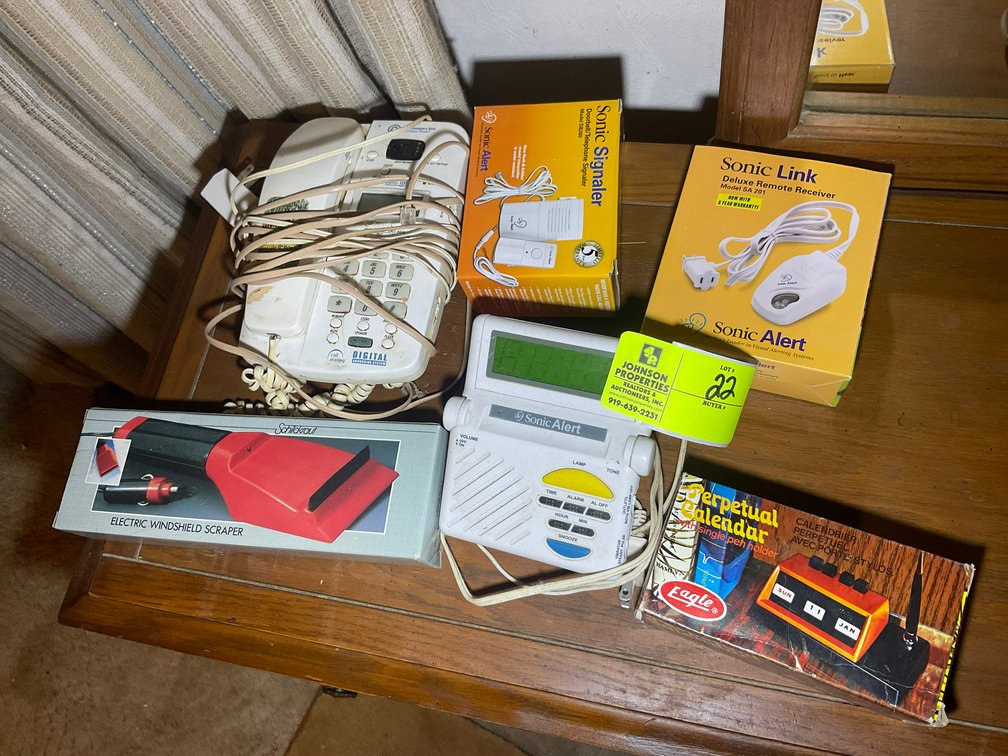 Image for Online Only Personal Property Auction with Household Goods, Uranium Glass and Other Collectibles!