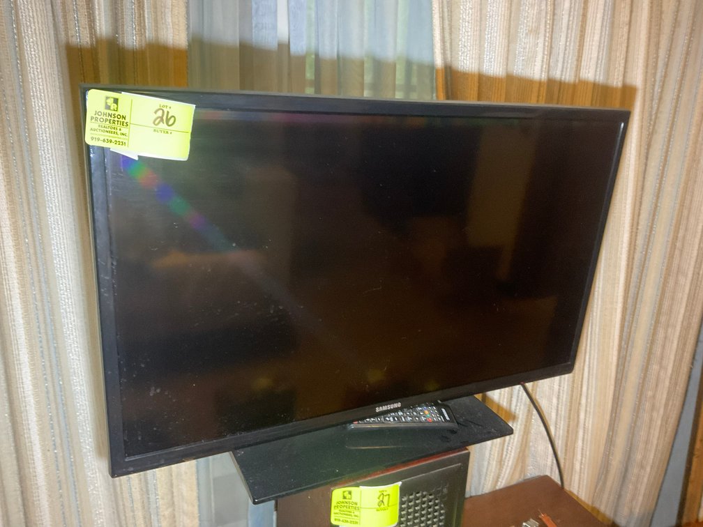 Image for Online Only Personal Property Auction with Household Goods, Uranium Glass and Other Collectibles!