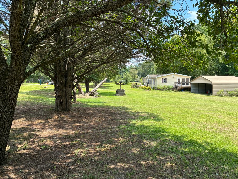 Image for Country Living Awaits – Happy Trails Simulcast Auction