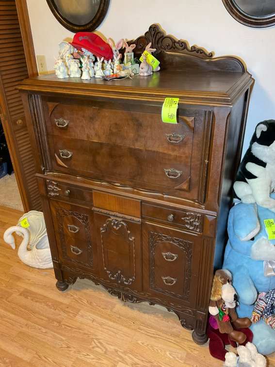 Image for Online Only Personal Property Auction with Household Goods, Uranium Glass and Other Collectibles!