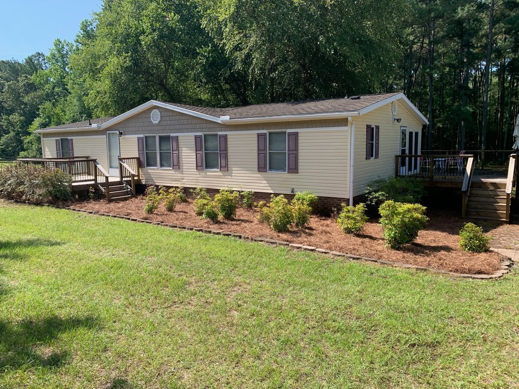 Image for Country Living Awaits – Happy Trails Simulcast Auction