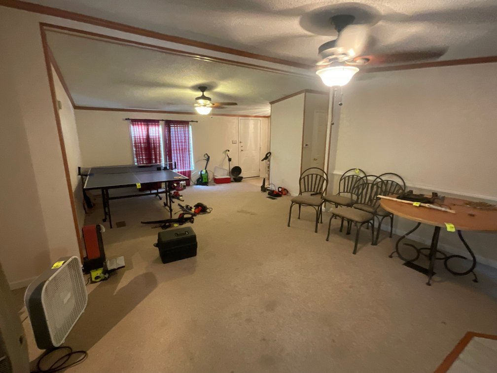 Image for Country Living Awaits – Happy Trails Simulcast Auction
