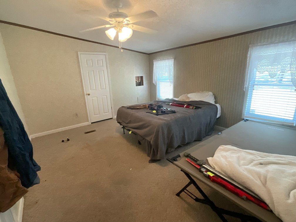 Image for Country Living Awaits – Happy Trails Simulcast Auction