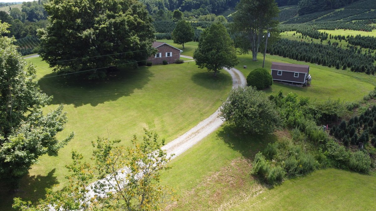 Image for Simulcast Mountain Ranch with a Basement Auction in Sparta for The Karen Lee Williams Estate (Deceased)