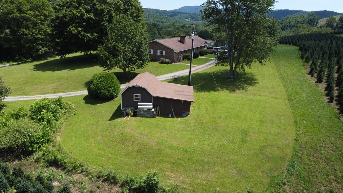 Image for Simulcast Mountain Ranch with a Basement Auction in Sparta for The Karen Lee Williams Estate (Deceased)