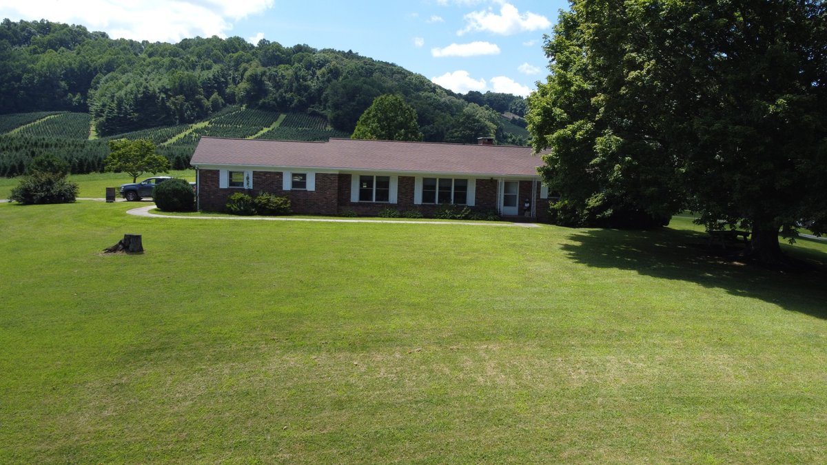 Image for Simulcast Mountain Ranch with a Basement Auction in Sparta for The Karen Lee Williams Estate (Deceased)