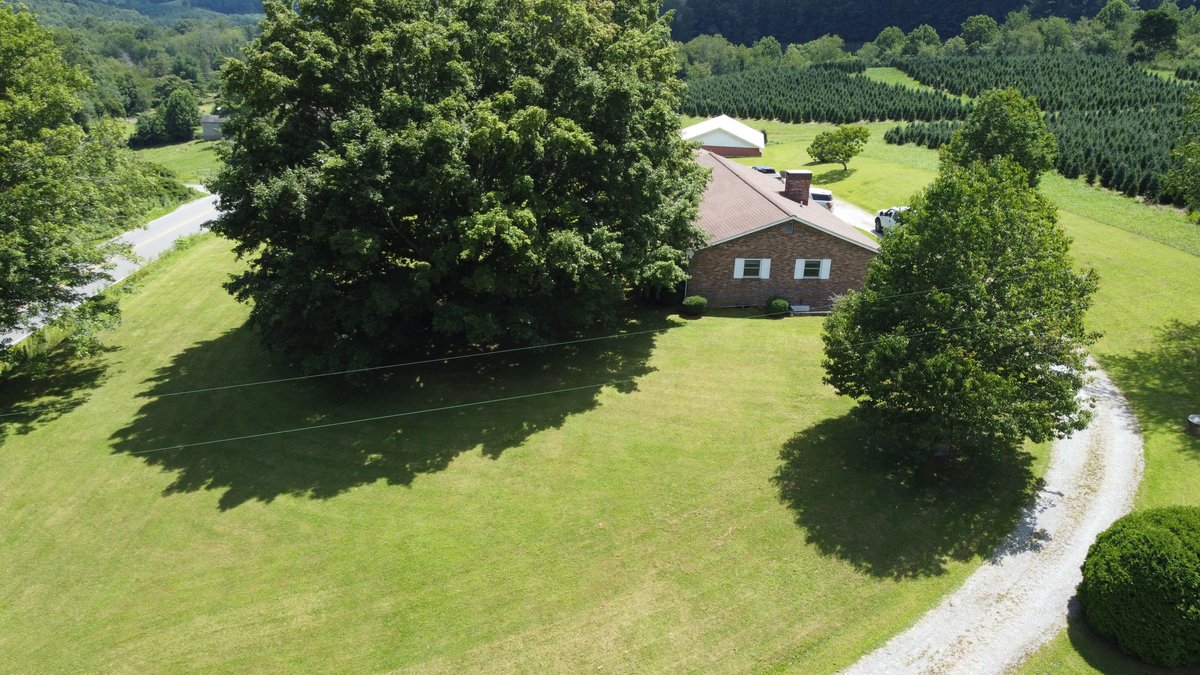 Image for Simulcast Mountain Ranch with a Basement Auction in Sparta for The Karen Lee Williams Estate (Deceased)