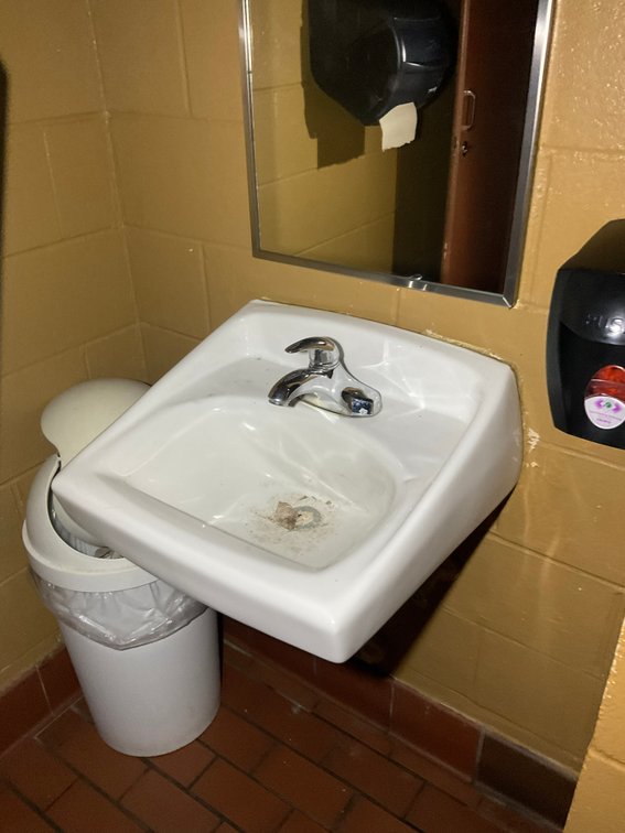 Image for Remaining Contents of Subway in Lillington Auction!