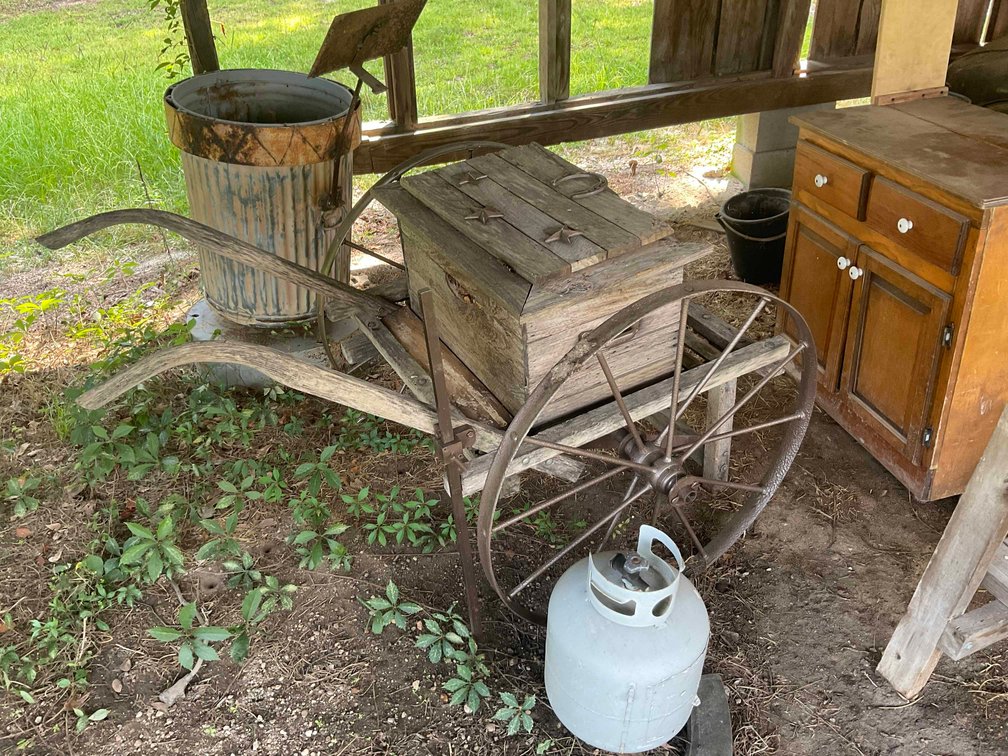 Image for ROUND 1- Vintage Farm Equipment, Memorabilia, Vintage tools, and Antiques Auction Event in Cumberland County!