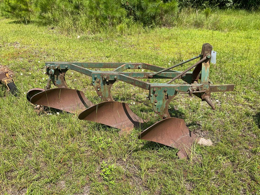 Image for ROUND 1- Vintage Farm Equipment, Memorabilia, Vintage tools, and Antiques Auction Event in Cumberland County!