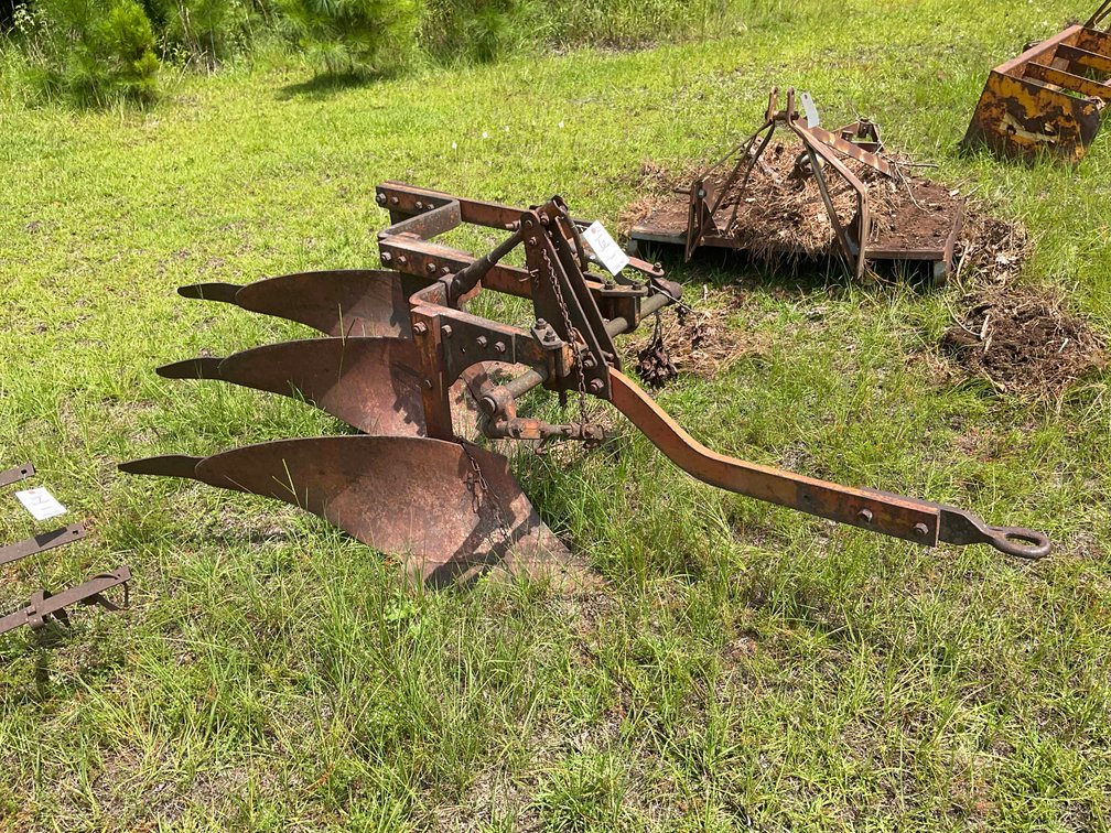 Image for ROUND 1- Vintage Farm Equipment, Memorabilia, Vintage tools, and Antiques Auction Event in Cumberland County!