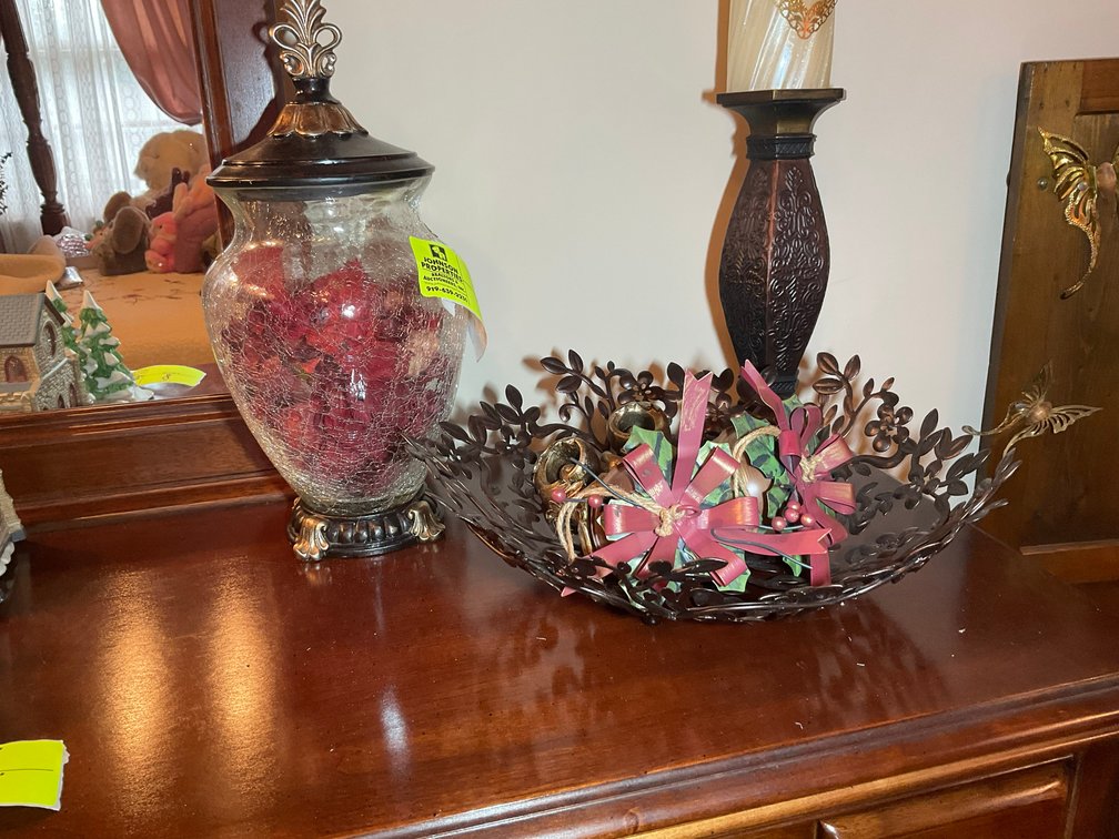 Image for The Gladys Coats Johnson (deceased) Estate Online Only Personal Property