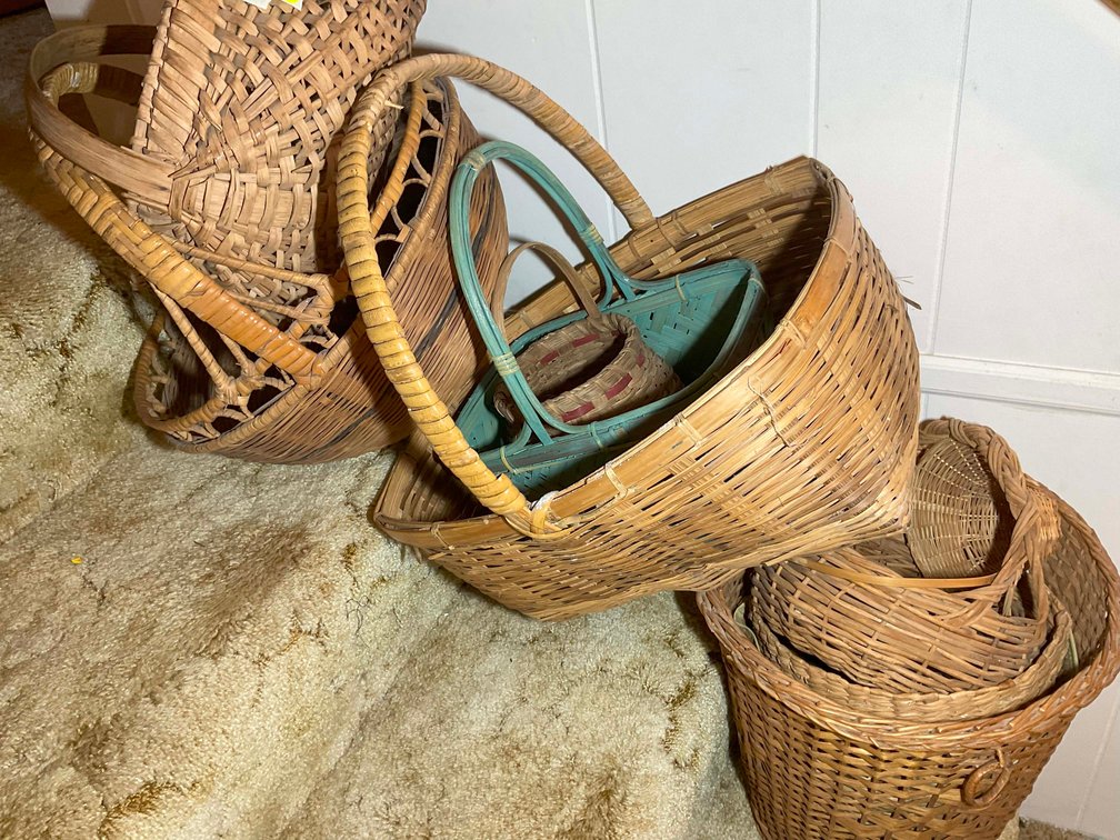 Image for Huge Collection of Furniture, Glassware and lots more Selling Absolute in this Online Only Auction Event!