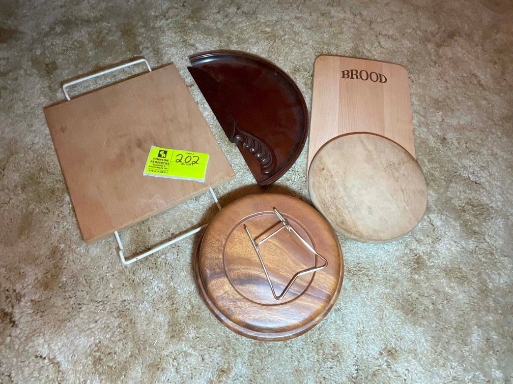 Image for Huge Collection of Furniture, Glassware and lots more Selling Absolute in this Online Only Auction Event!