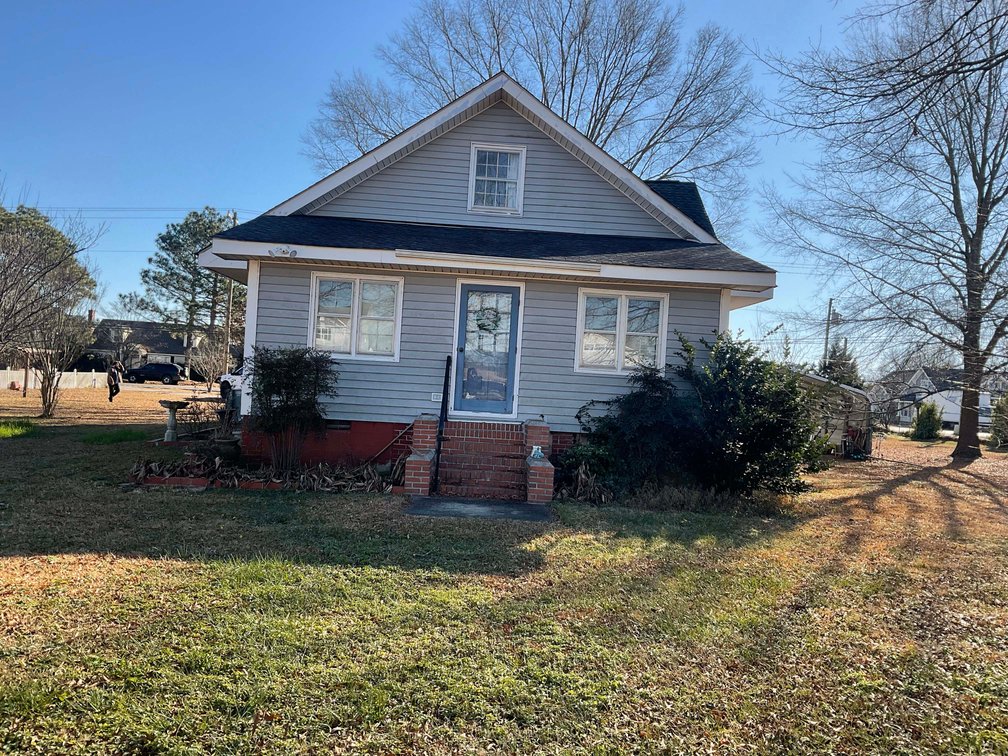 Image for Beautiful Home Outside of Downtown Angier! Live / Online / Simulcast Auction held at the home!