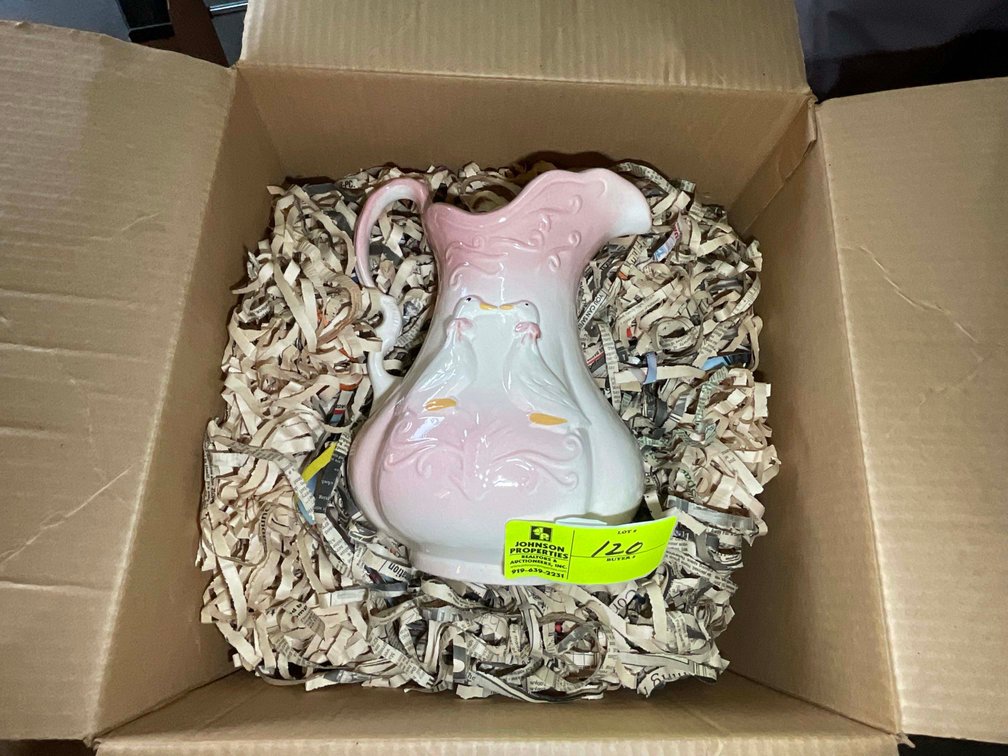Image for Round 4 of the Huge Collection of Glassware and lots more Selling Absolute in this Online Only Auction Event!