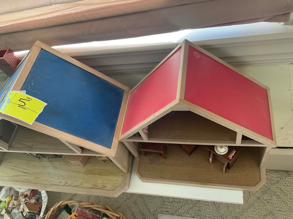 Image for Huge Online Only Auction for the Leo and Joyce Burkett Estate (deceased) with Lots of Doll Houses and Doll House items!