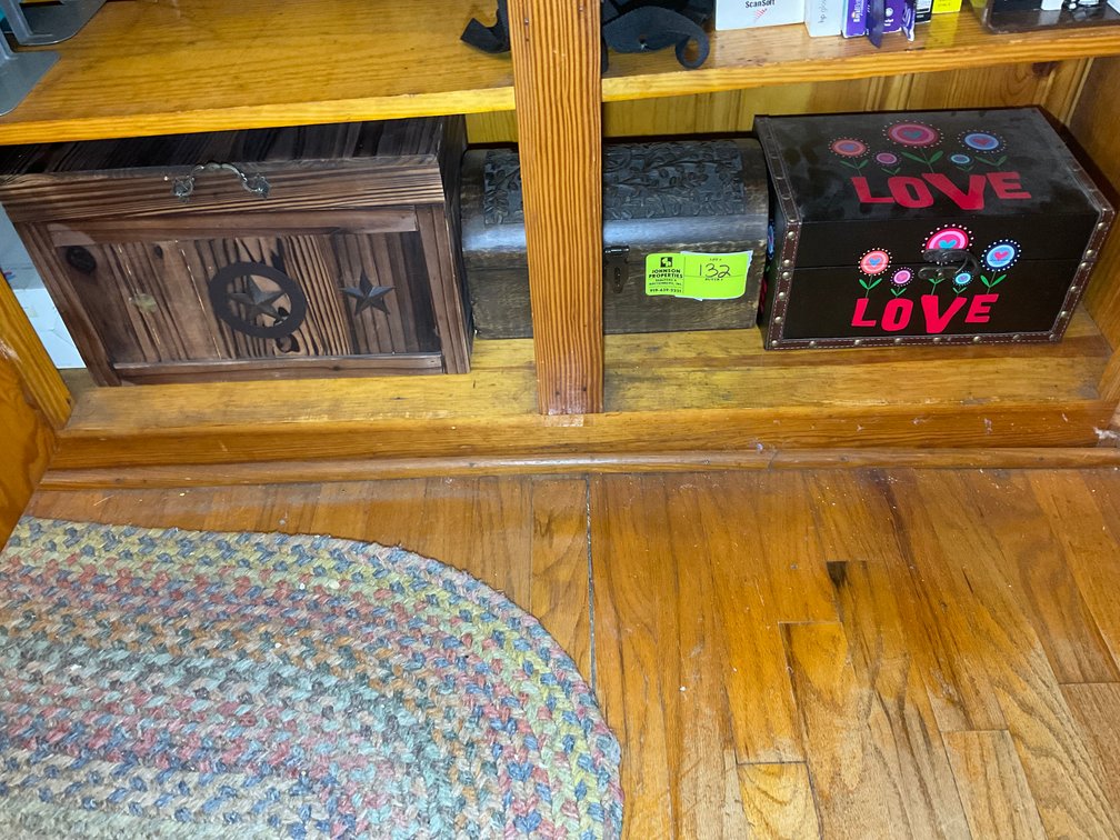 Image for Huge Online Only Auction for the Leo and Joyce Burkett Estate (deceased) with Lots of Doll Houses and Doll House items!