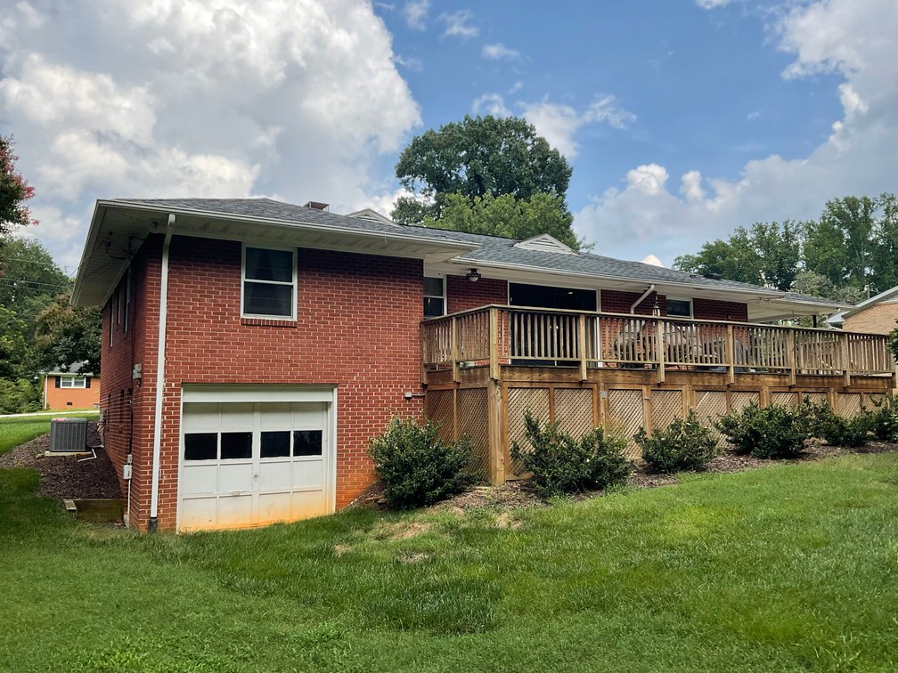 Image for Super Brick Ranch in an established neighborhood with a basement!  SOLD AND CLOSED DUE TO PRE-AUCTION MARKETING!