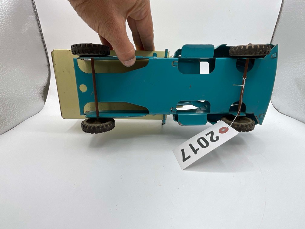 Image for Vintage Tin and Metal Toys and Handmade Knives Online Only Auction