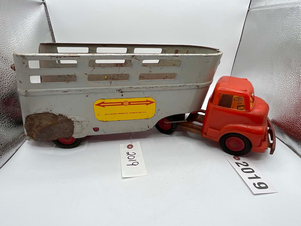 Image for Vintage Tin and Metal Toys and Handmade Knives Online Only Auction