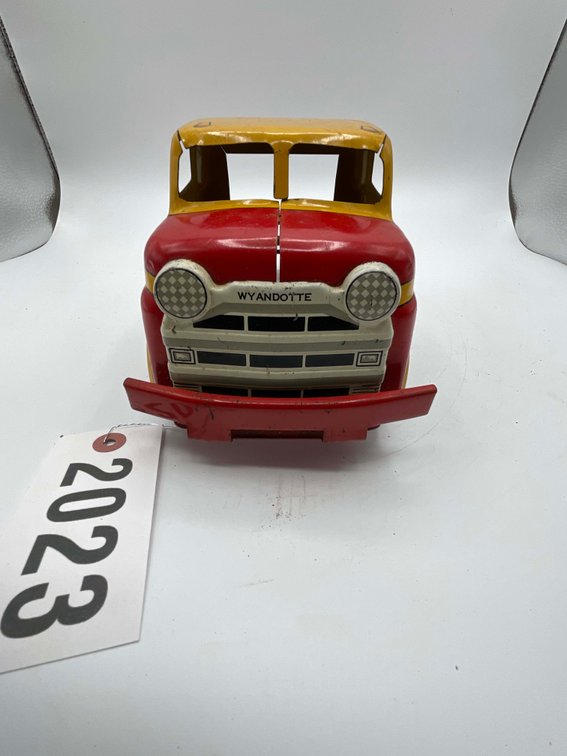Image for Vintage Tin and Metal Toys and Handmade Knives Online Only Auction