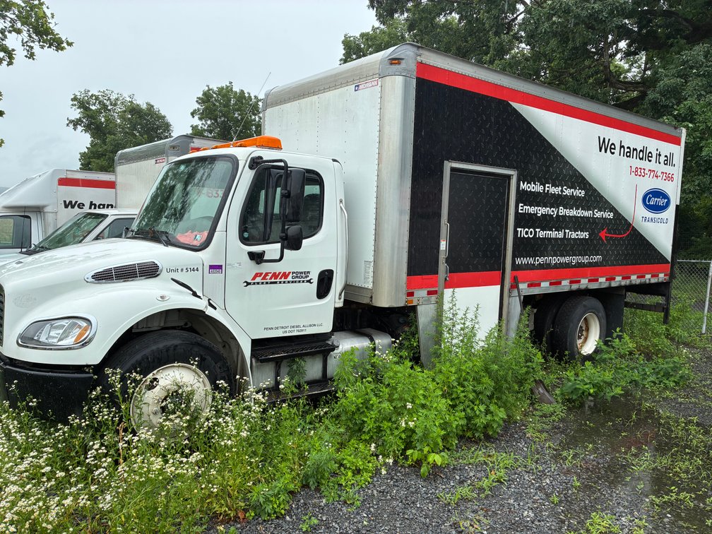 2016 Freightliner Business Class M2 box truck