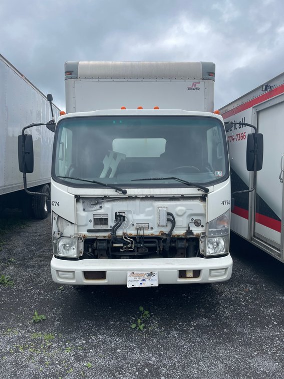 2015 Isuzu  N-Series box truck
