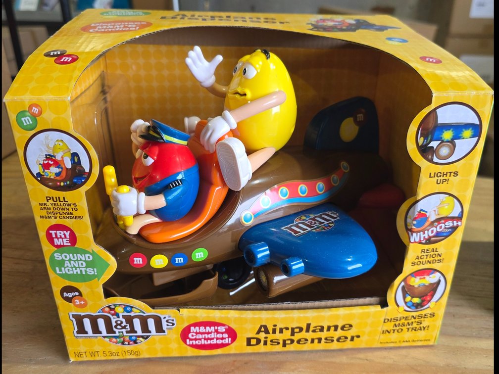 M&m airplane dispenser