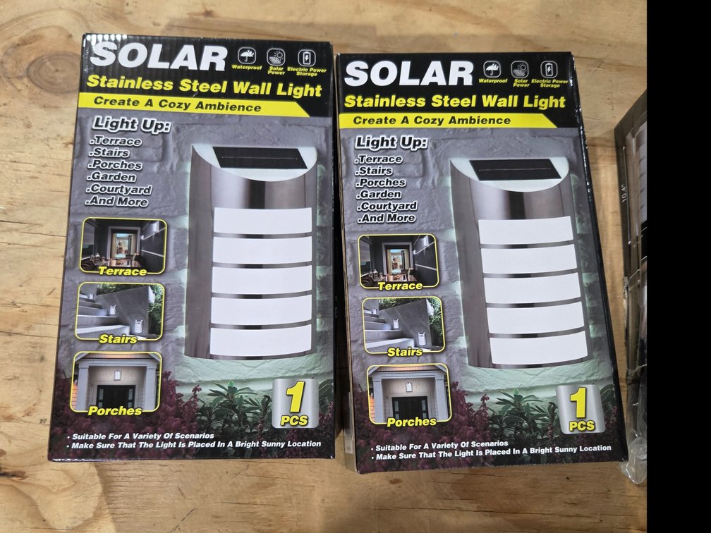 2. Solar Stainless Steel Wall Light R3C