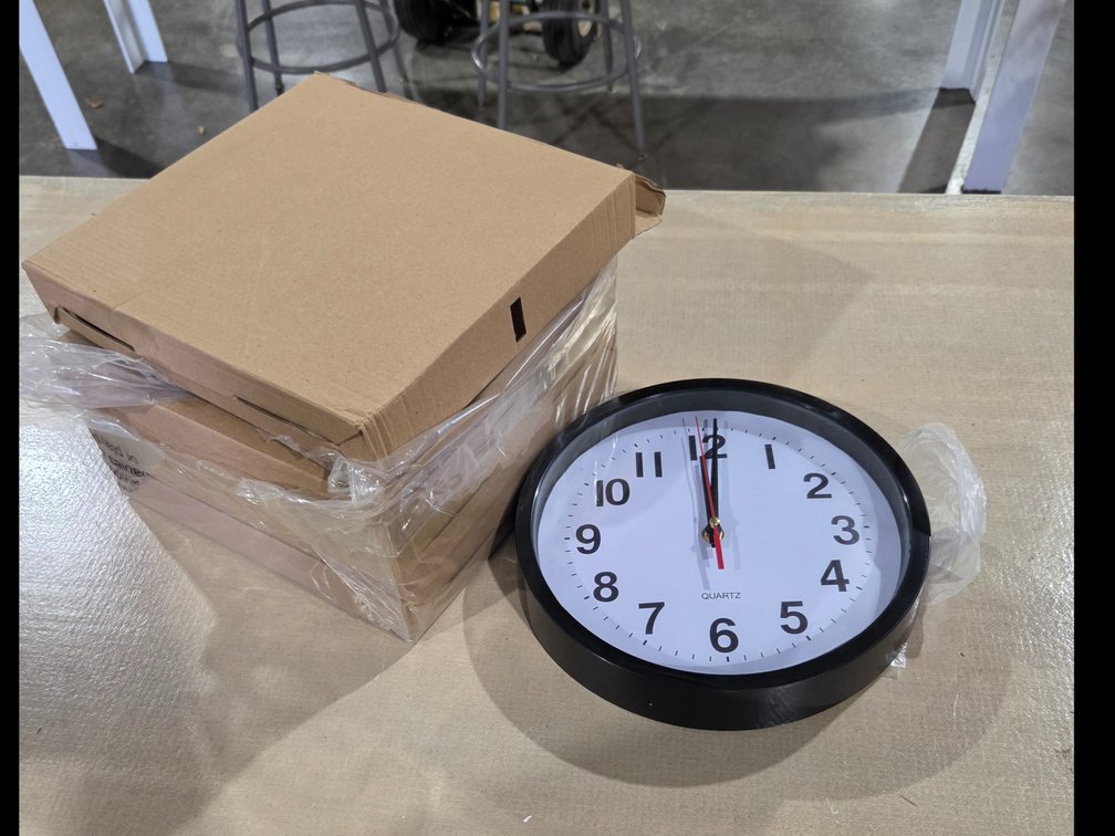 4 wall clocks R3C