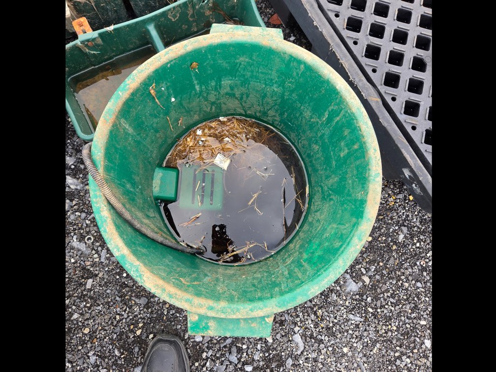 Heated water bucket OSR2