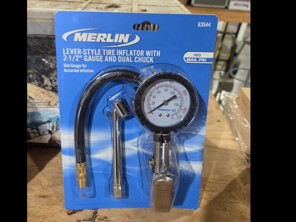 Chuck Inflator with Dial Gauge R4A
