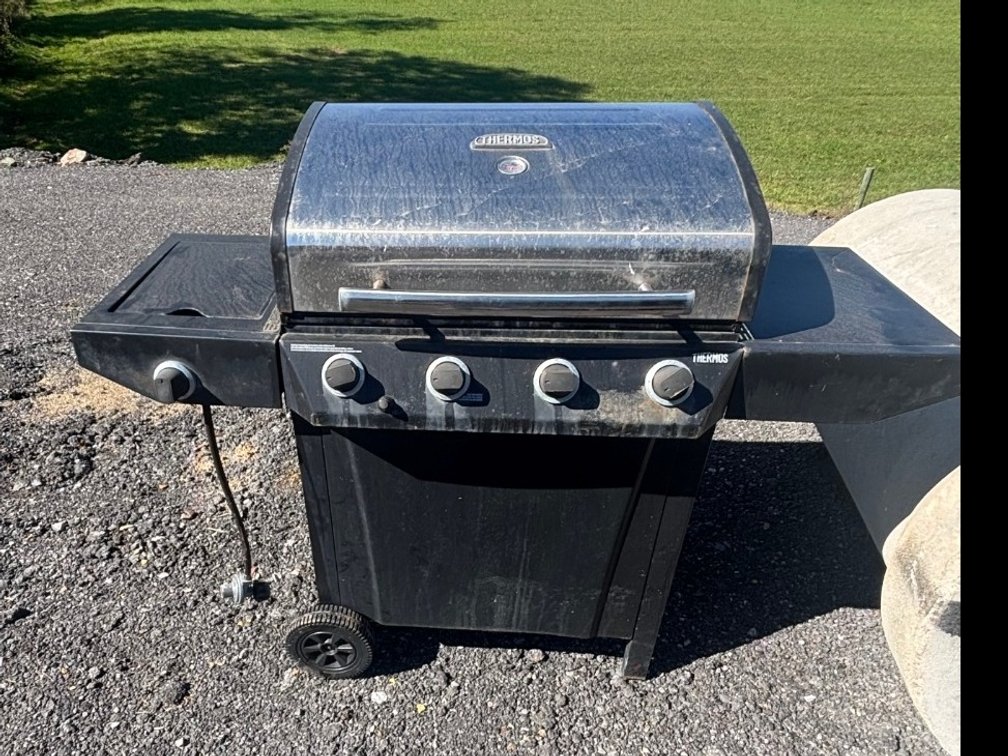 Gas grill. OSR0