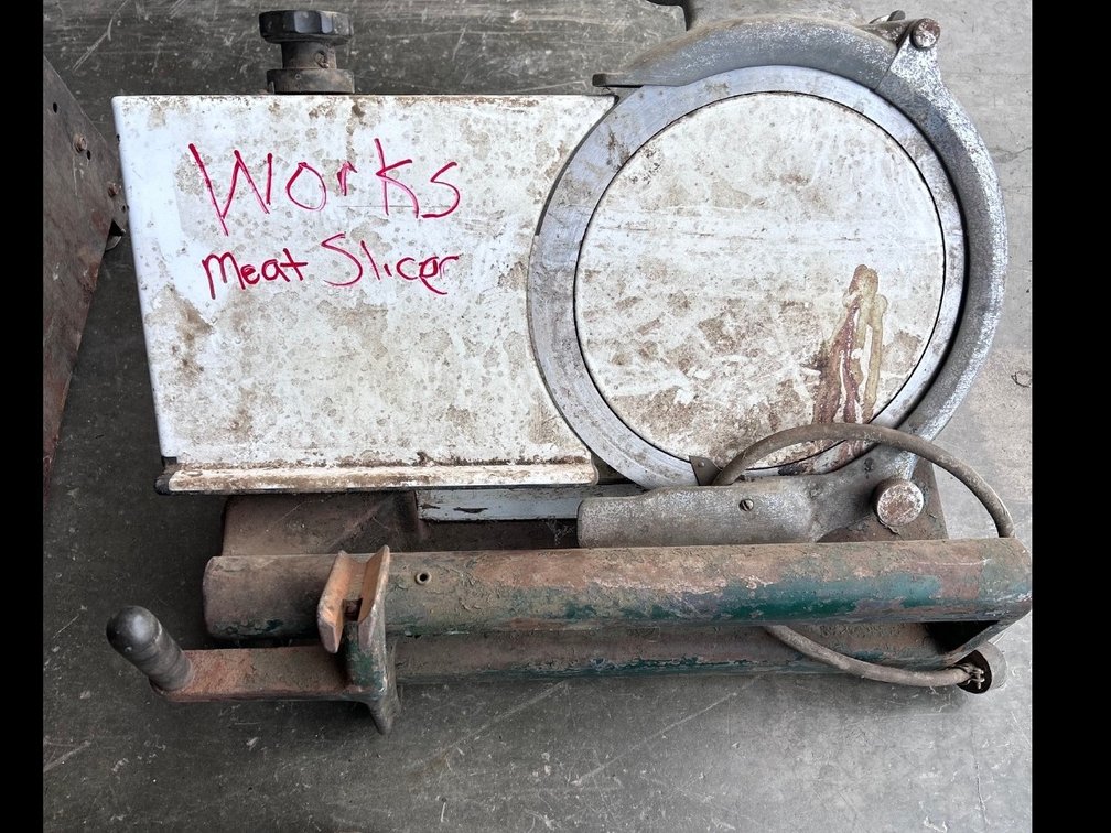 Meat slicer