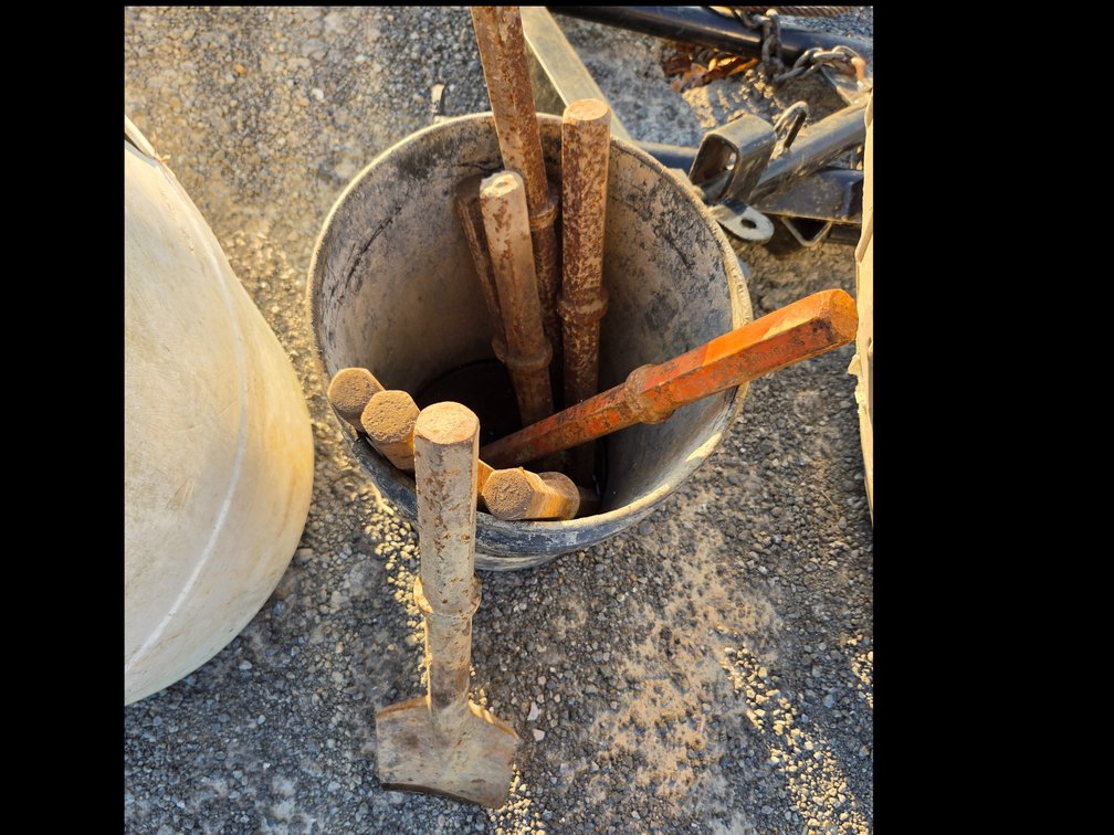 Jackhammer chisels. OSR5