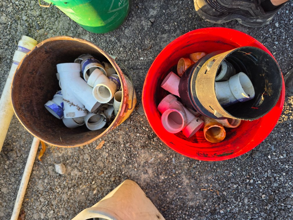 2 buckets with fittings OSR5