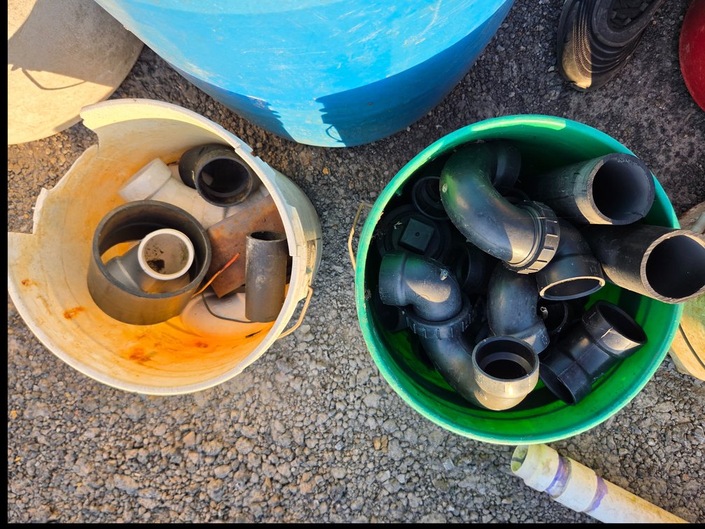 2 buckets with fittings  OSR5
