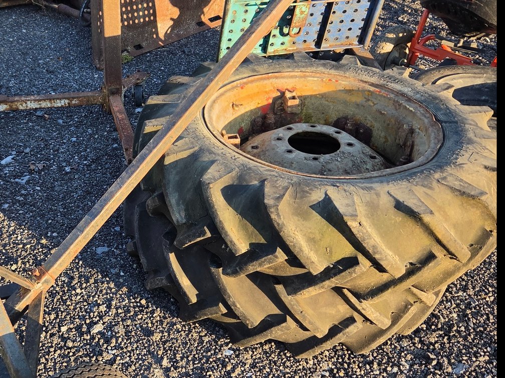 2 tractor tires/rims OSR5